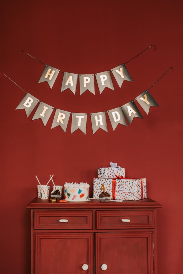 https://cloud.markethubtz.com/StorePics/64417a4d7a4da2c9cd4c0b15/birthday-2.jpg