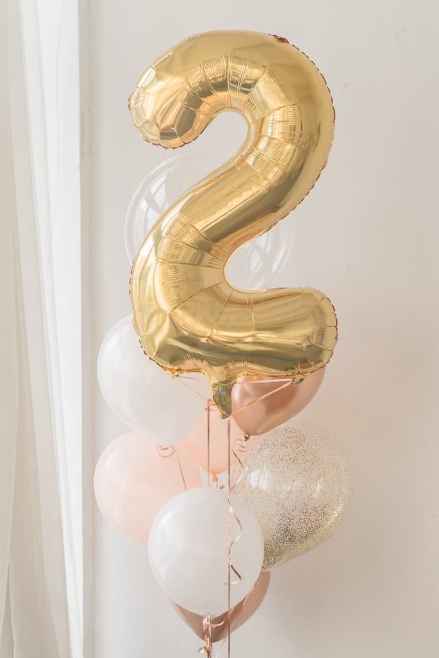 https://cloud.markethubtz.com/StorePics/650dd79d928050abaab4f30f/birthday-decor2.jpg